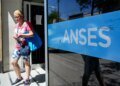 El Gobierno renueva el bono de ANSES: ¿cuánto recibirán jubilados y pensionados en mayo?