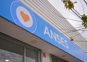 ANSES llega al barrio: ¿Cuánto se cobrará por los trámites el 8 de mayo?