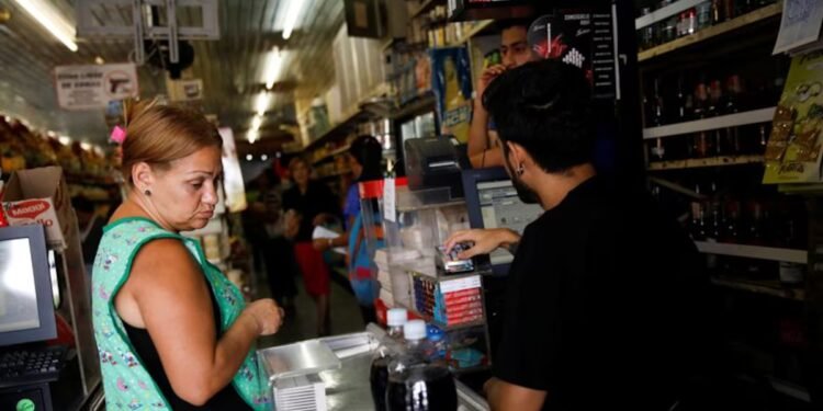 Paritarias de Comercio: el salario de los cajeros de supermercado en mayo de 2026