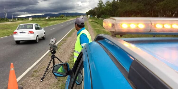 Multas de tránsito en la provincia de Buenos Aires: aumentan a $2215 y cómo pagar online