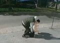 Delincuente asalta a nene de 12 años camino a la escuela y lo obliga a desnudarse