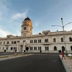 El Gobierno provincial convoca a paritarias para salarios de estatales y docentes esta semana