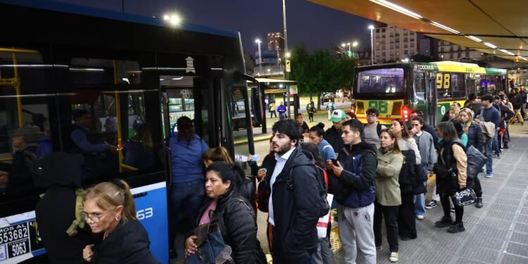 Aumenta el boleto de colectivos un 11,16% en la provincia de Buenos Aires: nuevas tarifas desde hoy