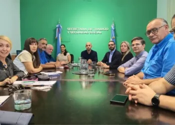 Gremios estatales se preparan para importante reunión con la Provincia sobre salarios y derechos laborales