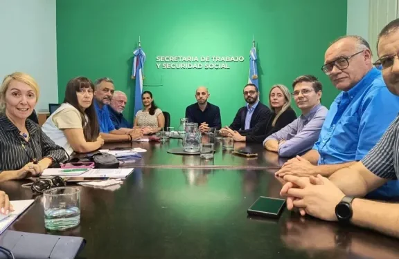 Gremios estatales se preparan para importante reunión con la Provincia sobre salarios y derechos laborales